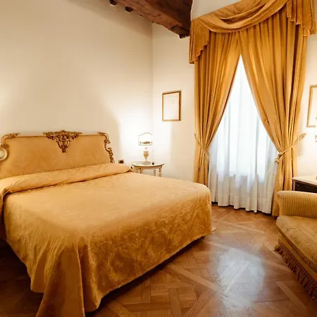 Otel Palazzo Alexander Lucca