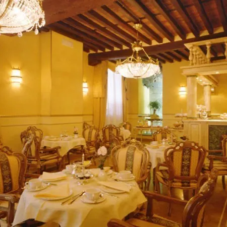 Palazzo Alexander Lucca