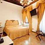 Palazzo Alexander Otel Lucca